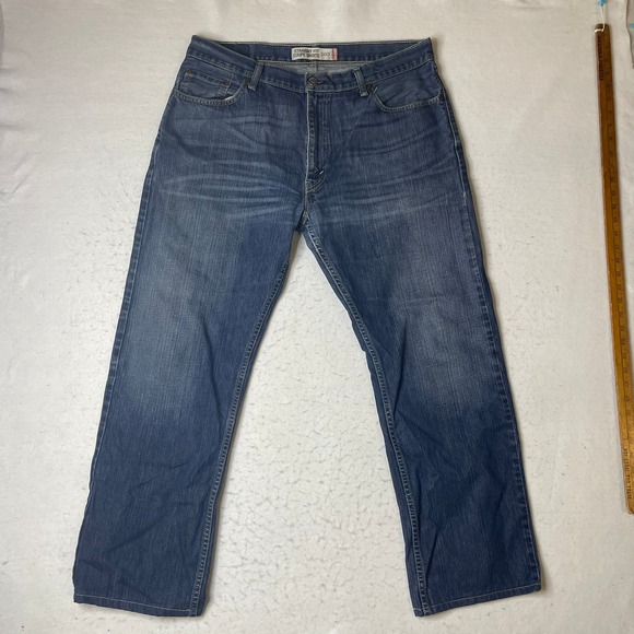 Levi Strauss Co 505 Jeans Mens 38x32 Straight Fit Dark Wash Denim Cotton - Picture 2 of 8